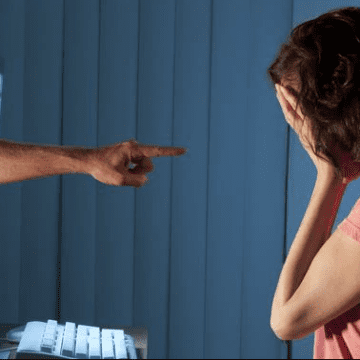 What to do if your partner is harassing you on social networks?
