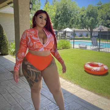 Stephanie Gonzalez: Emerging as One of the Finest Plus-Size Fashion Models in the Industry