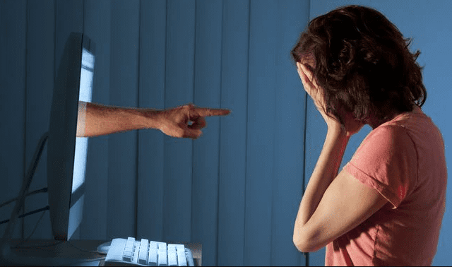 What to do if your partner is harassing you on social networks?